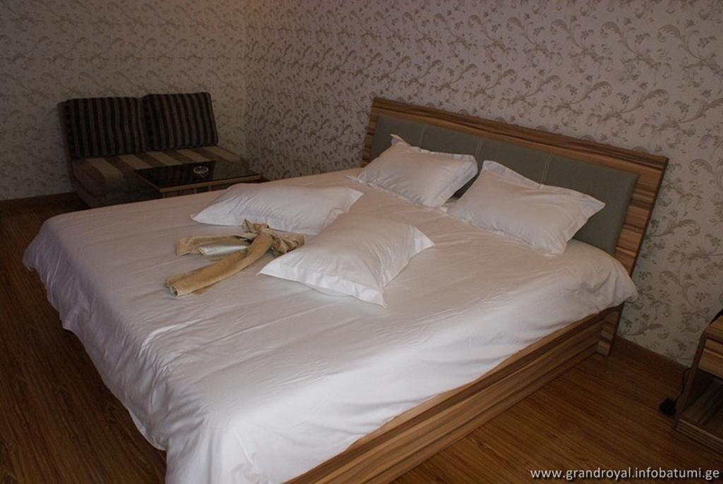 Grand Royal Batumiアパートホテル 部屋 写真