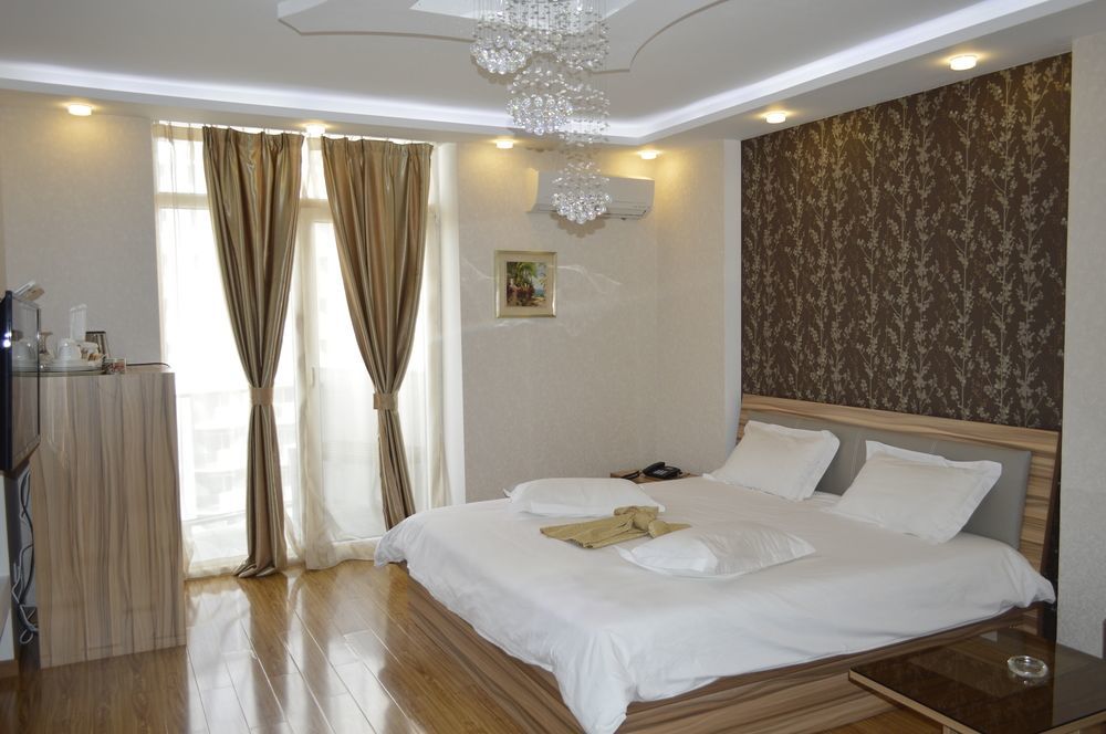 Grand Royal Batumiアパートホテル エクステリア 写真